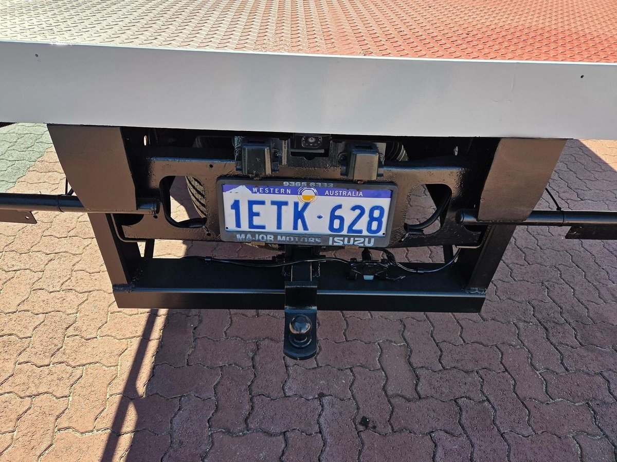 2015 Isuzu Fsr850 Auto 8 Ton Tray And Rops image 16