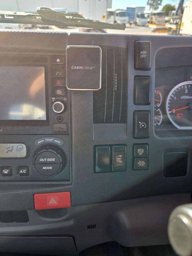 2015 Isuzu Fsr850 Auto 8 Ton Tray And Rops image 14