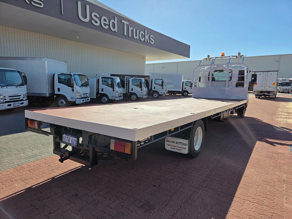 2015 Isuzu Fsr850 Auto 8 Ton Tray And Rops image 4