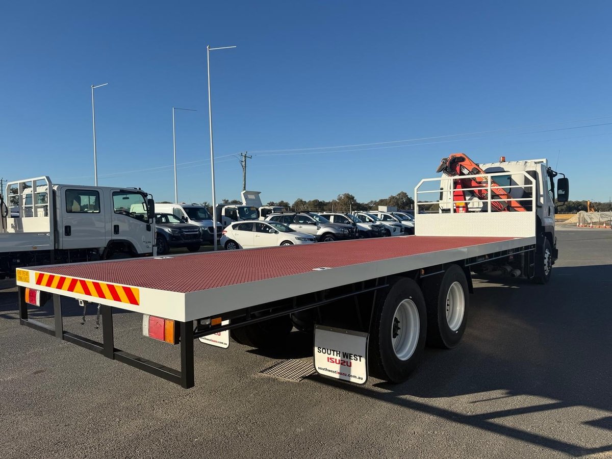 2017 Isuzu F Series FVZ260-300 image 16