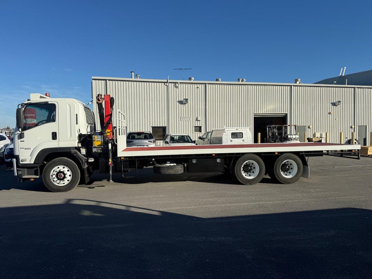 2017 Isuzu F Series FVZ260-300 image 13