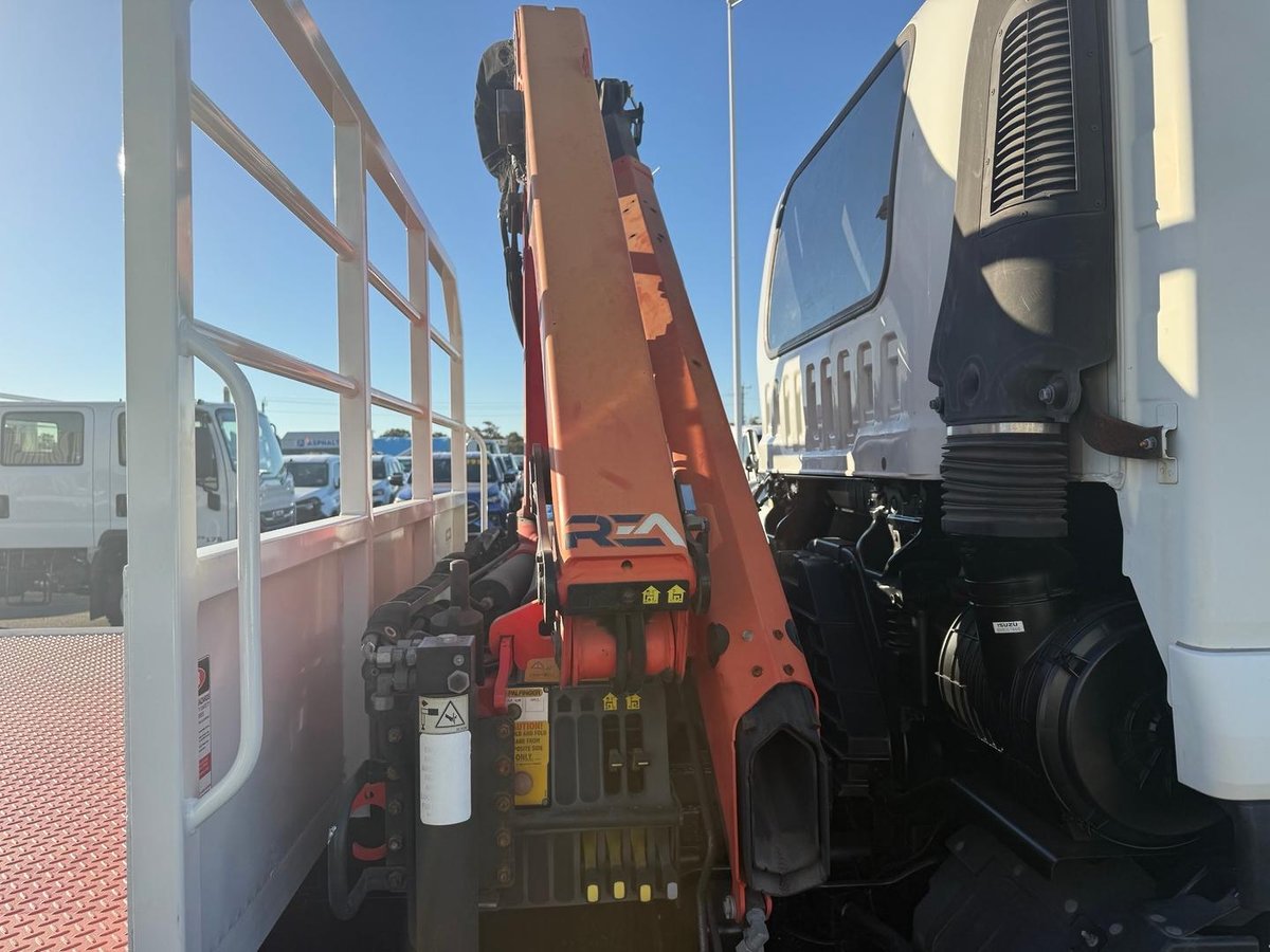 2017 Isuzu F Series FVZ260-300 image 19