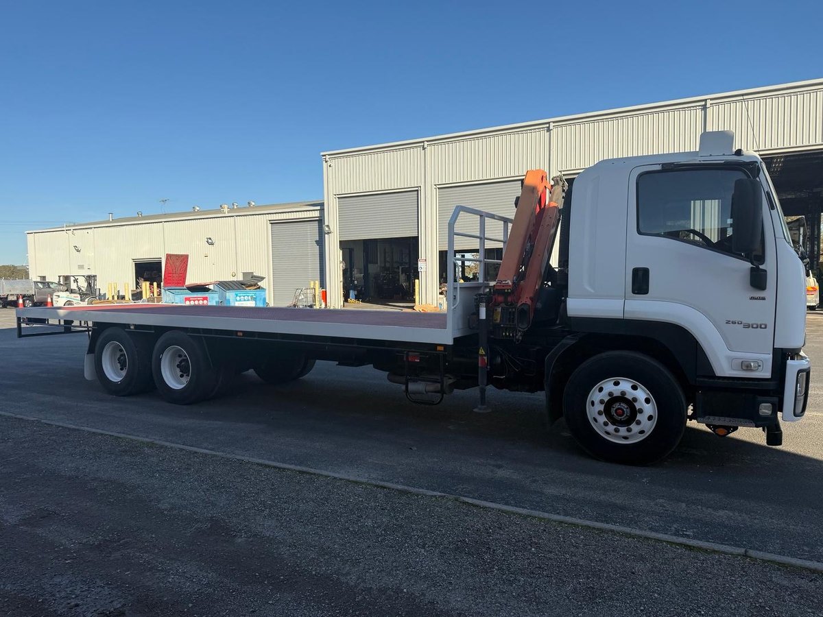 2017 Isuzu F Series FVZ260-300 image 9