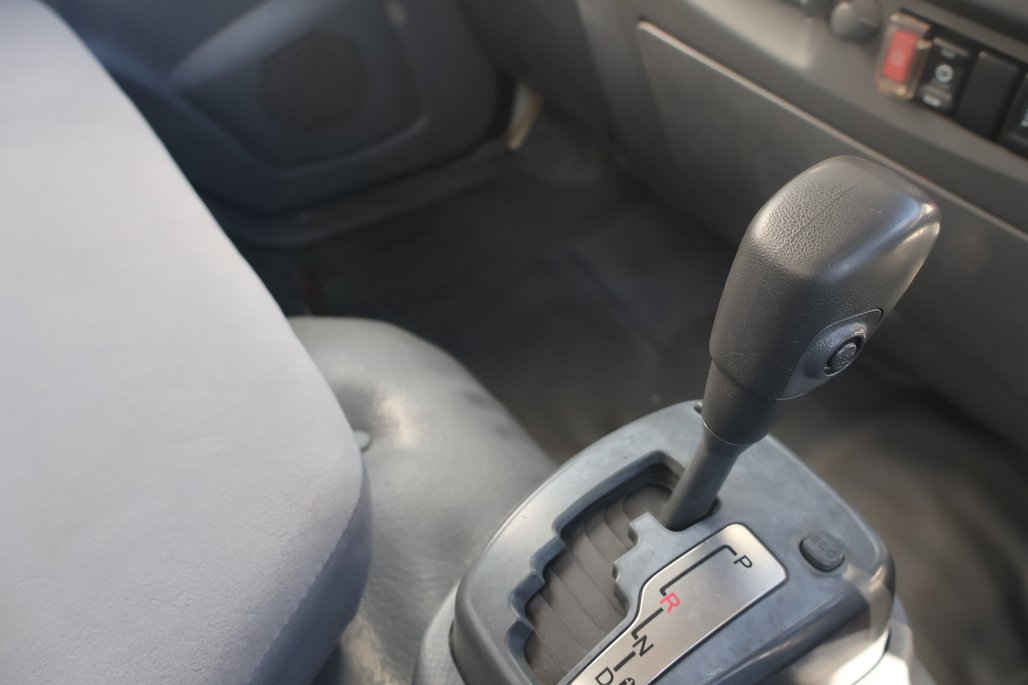 2017 ISUZU NLR 45-150 image 11