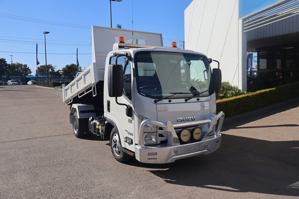 2017 ISUZU NLR 45-150 image 13