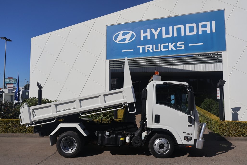 2017 ISUZU NLR 45-150 image 14