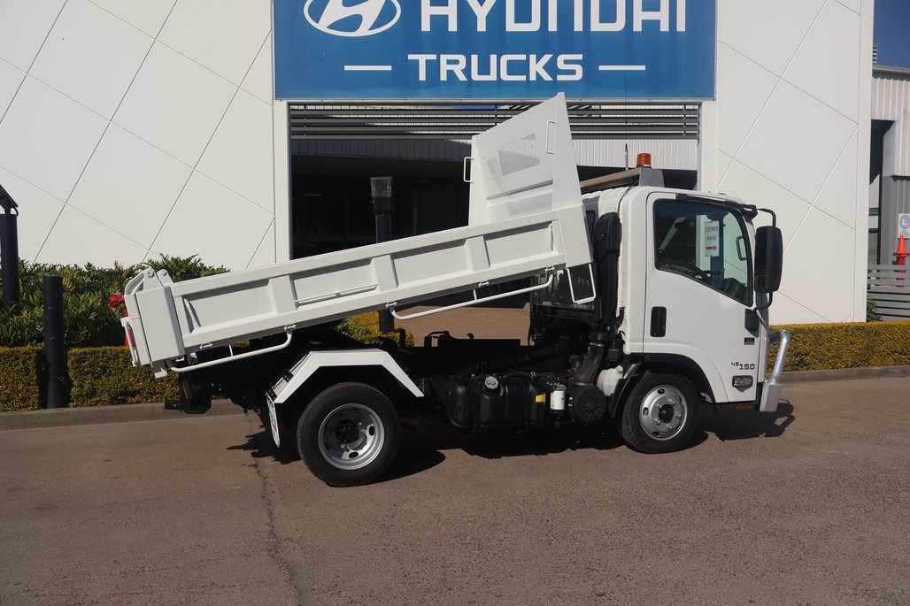 2017 ISUZU NLR 45-150 image 15