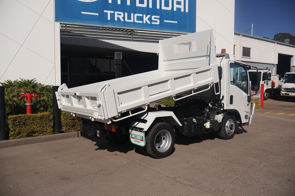 2017 ISUZU NLR 45-150 image 16