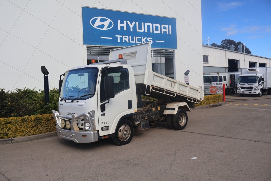 2017 Isuzu Nlr
