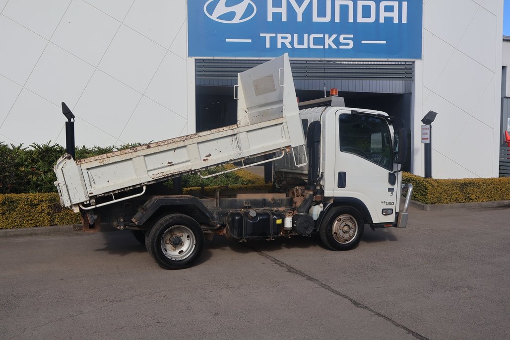 2017 Isuzu Nlr 45-150 image 21