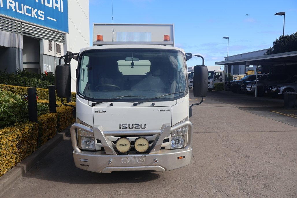 2017 Isuzu Nlr 45-150 image 7