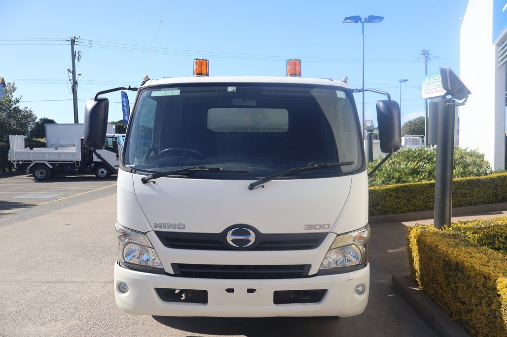 2016 Hino Dutro 917 image 5