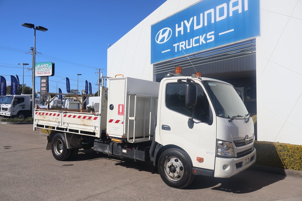 2016 Hino Dutro 917 image 6