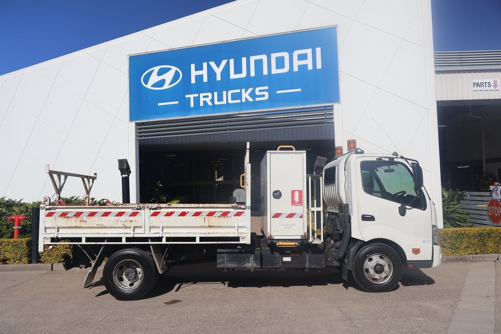 2016 Hino Dutro 917 image 7
