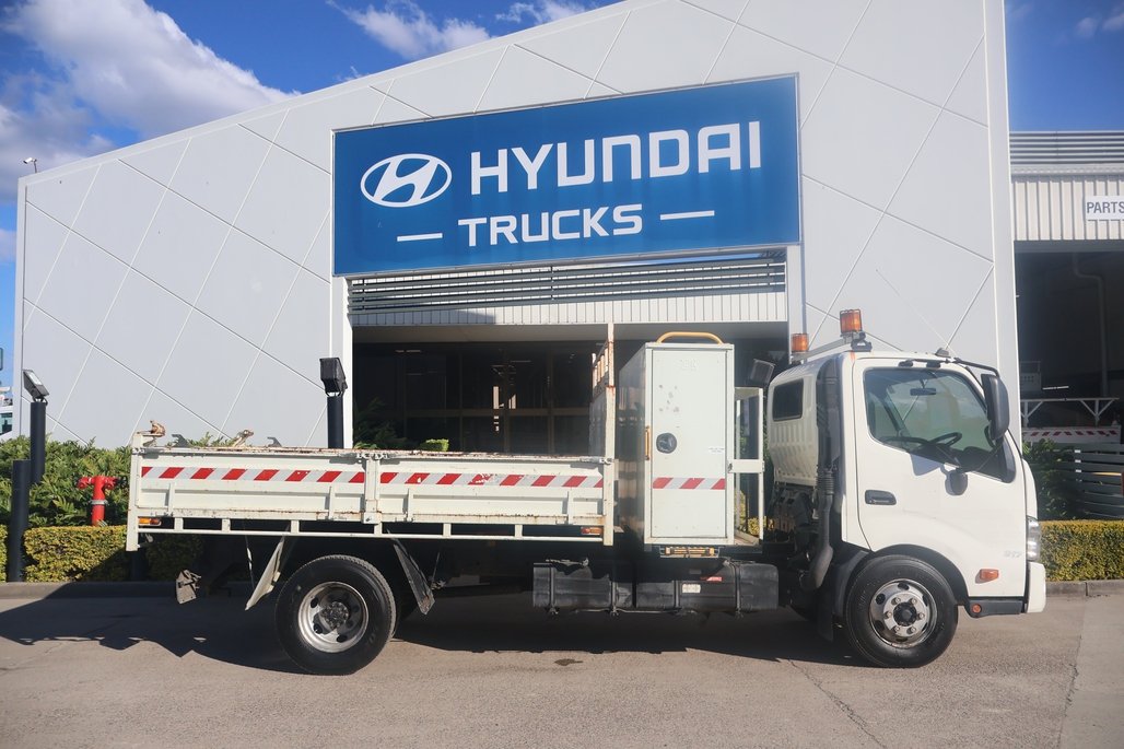 2016 Hino Dutro 917 image 7