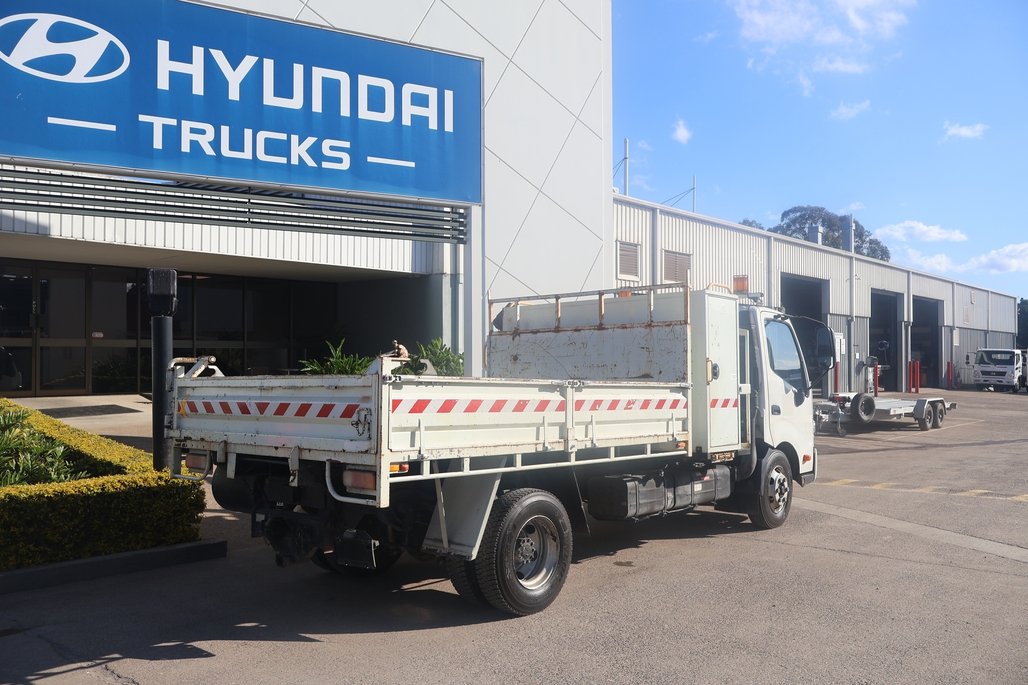 2016 Hino Dutro 917 image 8