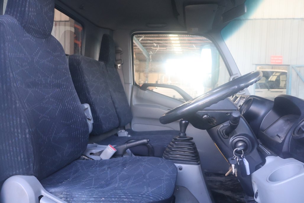 2016 Hino Dutro 917 image 10