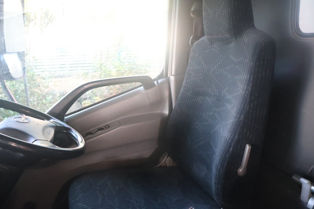 2016 Hino Dutro 917 image 13
