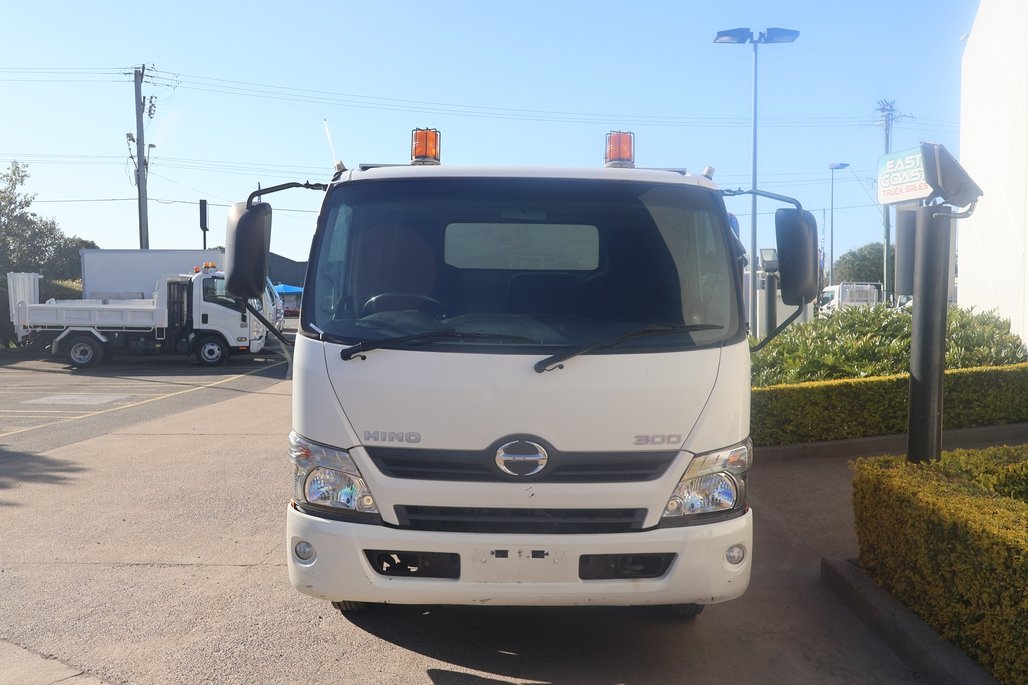 2016 Hino Dutro 917 image 5
