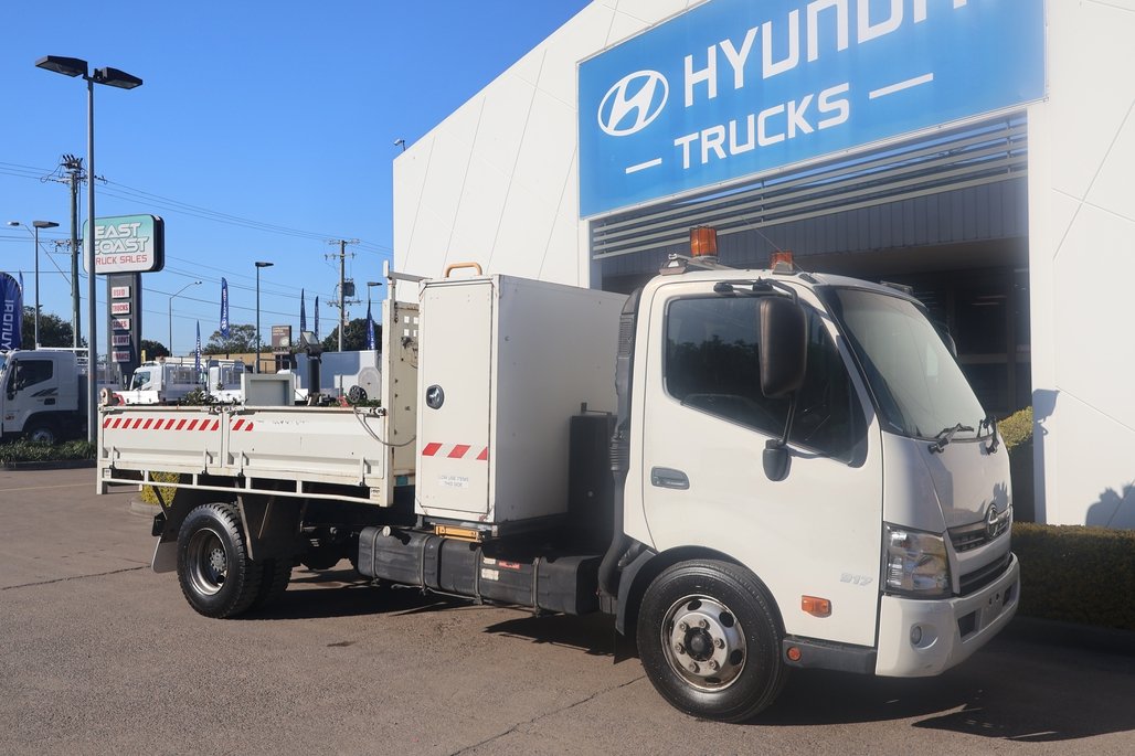 2016 Hino Dutro 917 image 6