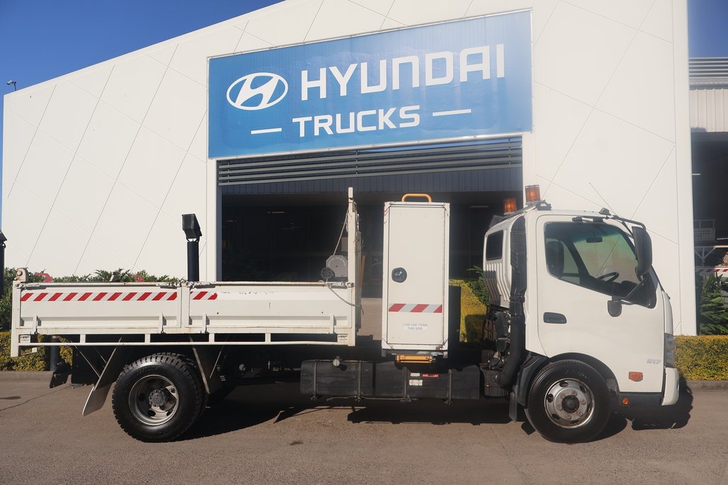 2016 Hino Dutro 917 image 7