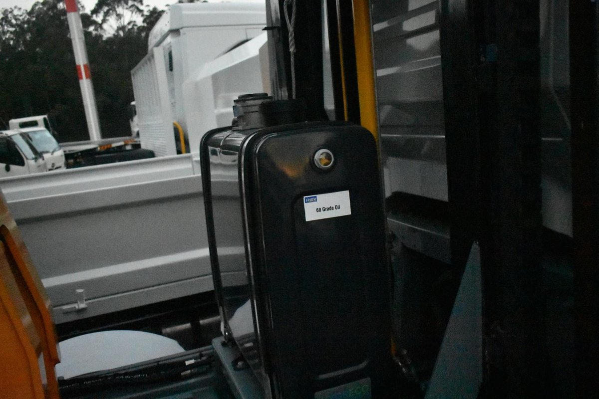 2023 Iveco S-Way AD270 image 9