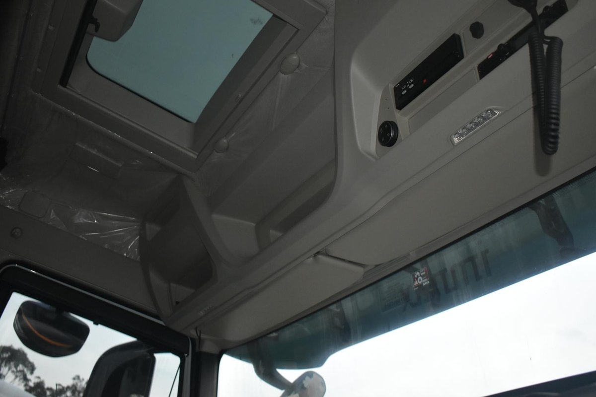 2023 Iveco S-Way AD270 image 10
