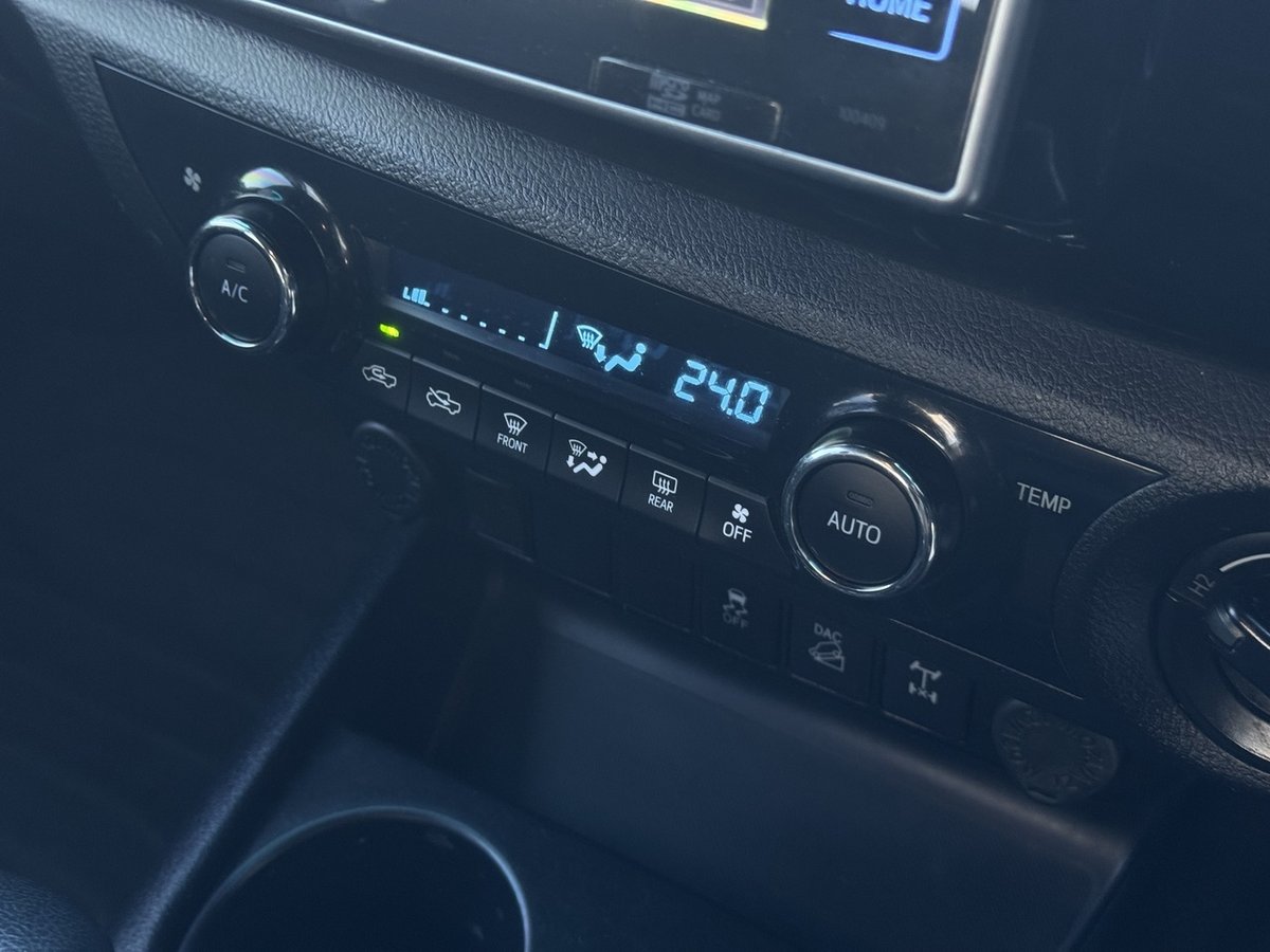 2019 Toyota Hilux SR5 GUN126R 4X4 Dual Range image 16