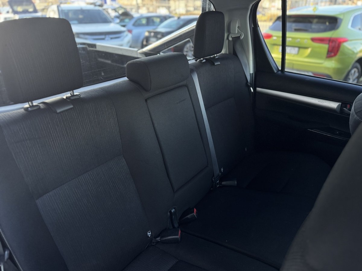 2019 Toyota Hilux SR5 GUN126R 4X4 Dual Range image 8