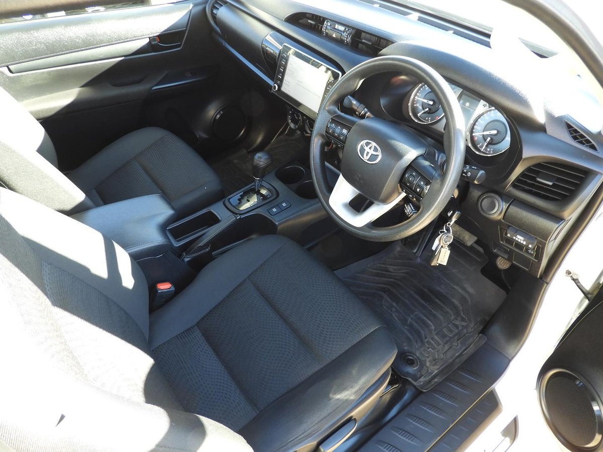 2020 Toyota Hilux SR GUN126R 4X4 Dual Range image 8