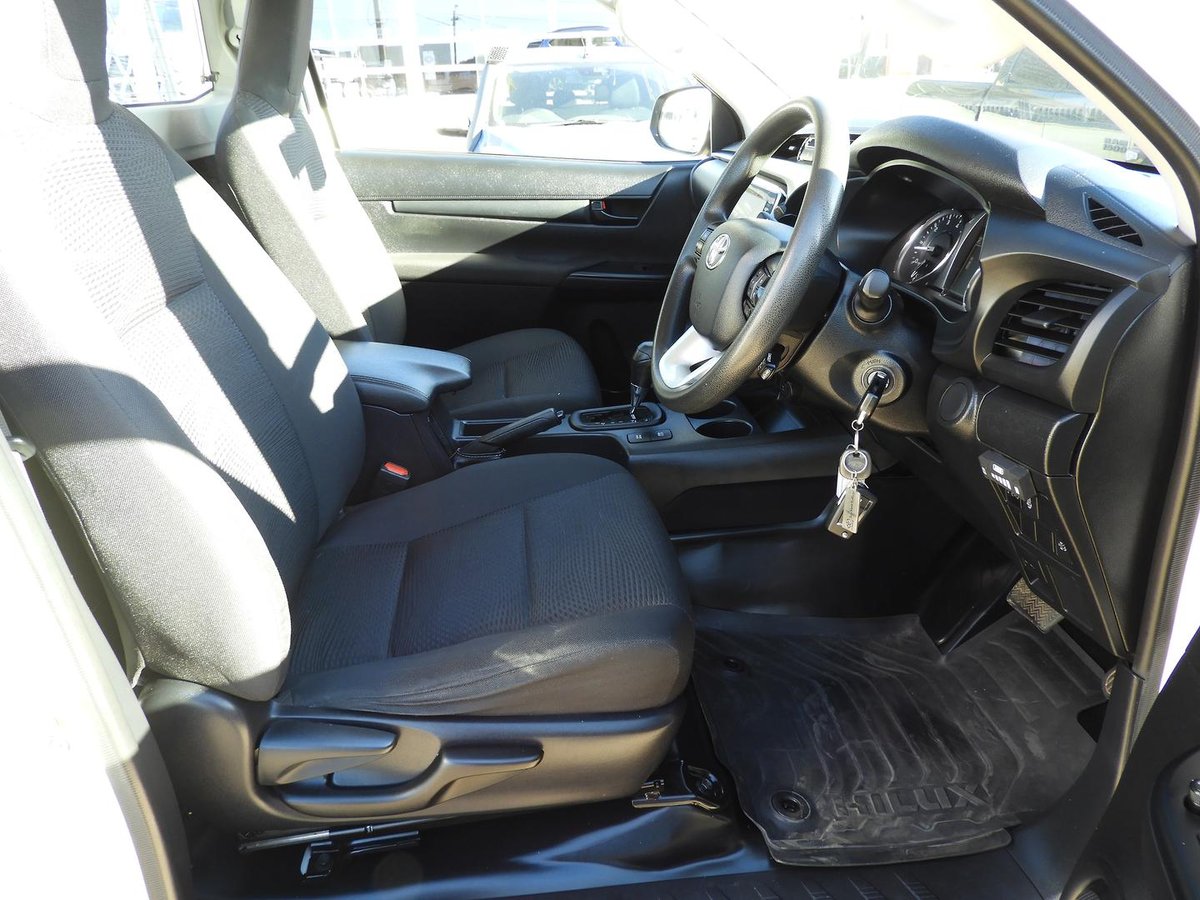 2020 Toyota Hilux SR GUN126R 4X4 Dual Range image 9