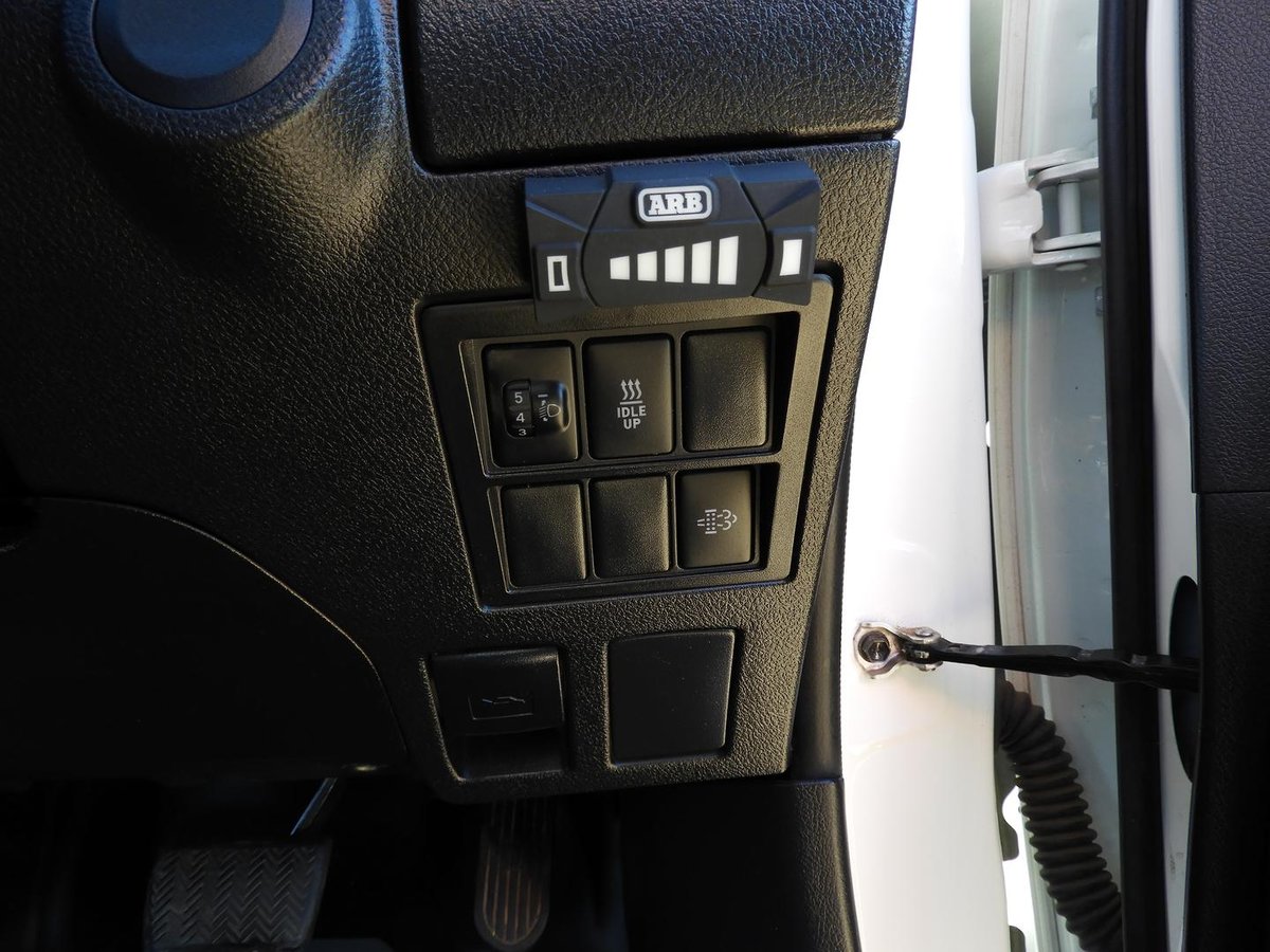 2020 Toyota Hilux SR GUN126R 4X4 Dual Range image 10
