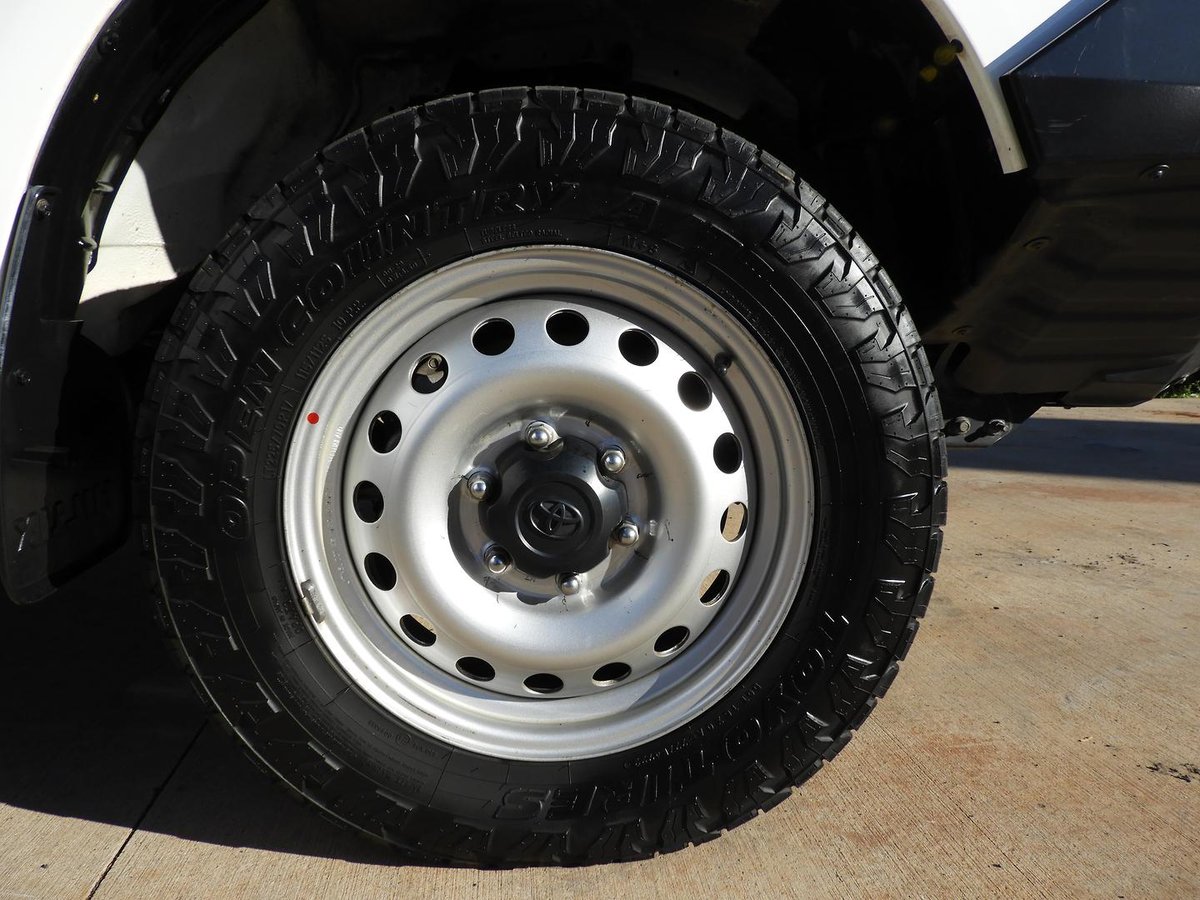 2020 Toyota Hilux SR GUN126R 4X4 Dual Range image 11