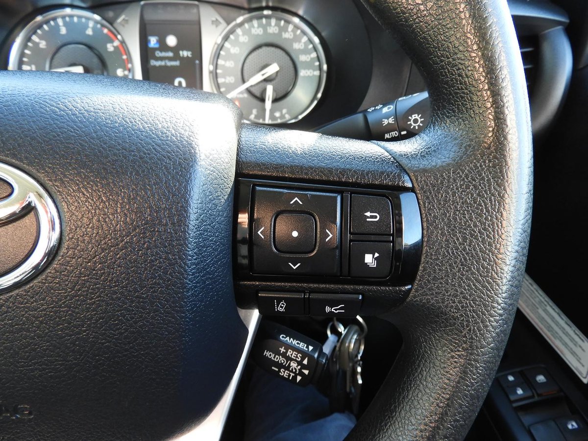 2020 Toyota Hilux SR GUN126R 4X4 Dual Range image 18
