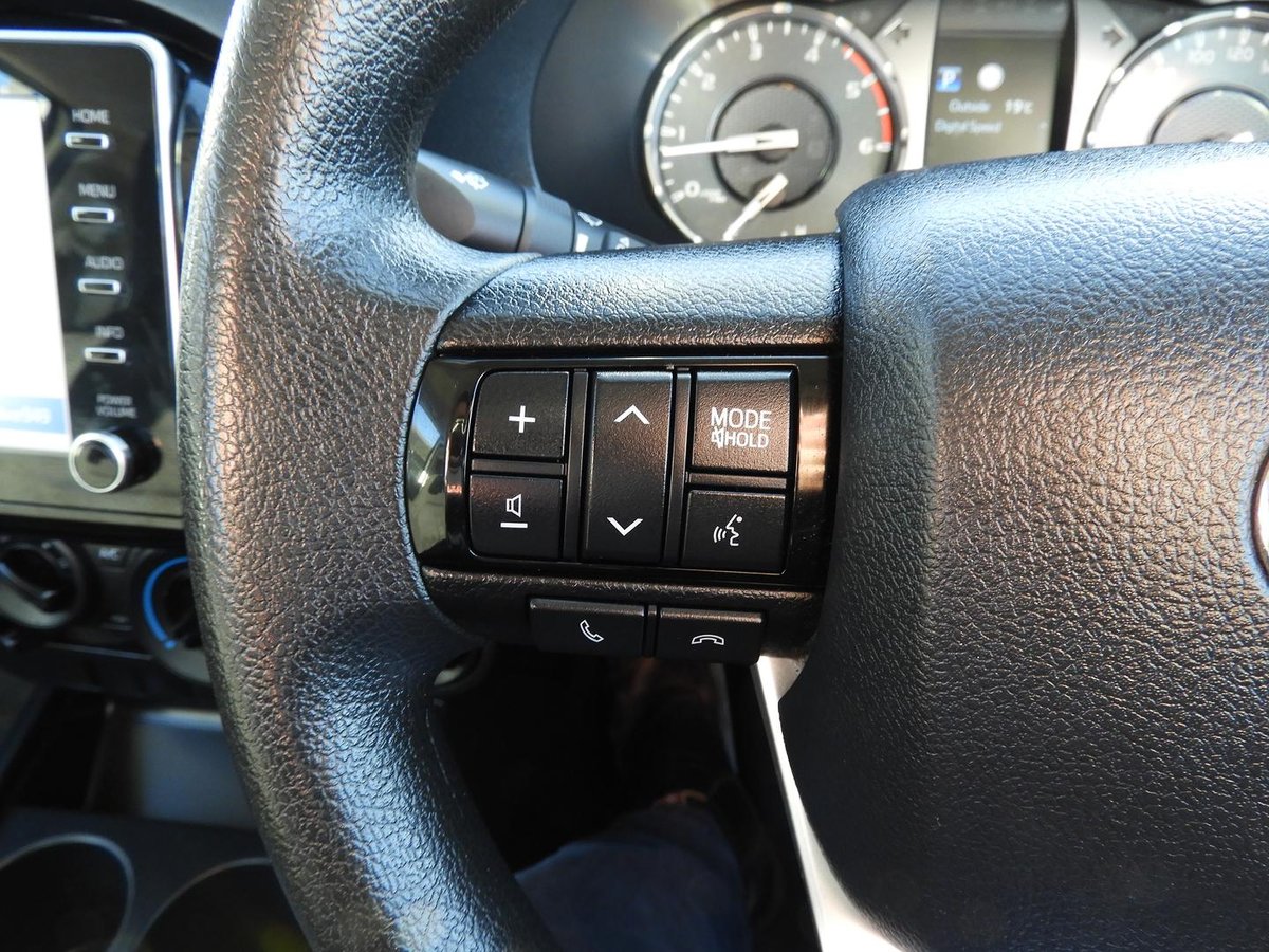 2020 Toyota Hilux SR GUN126R 4X4 Dual Range image 17