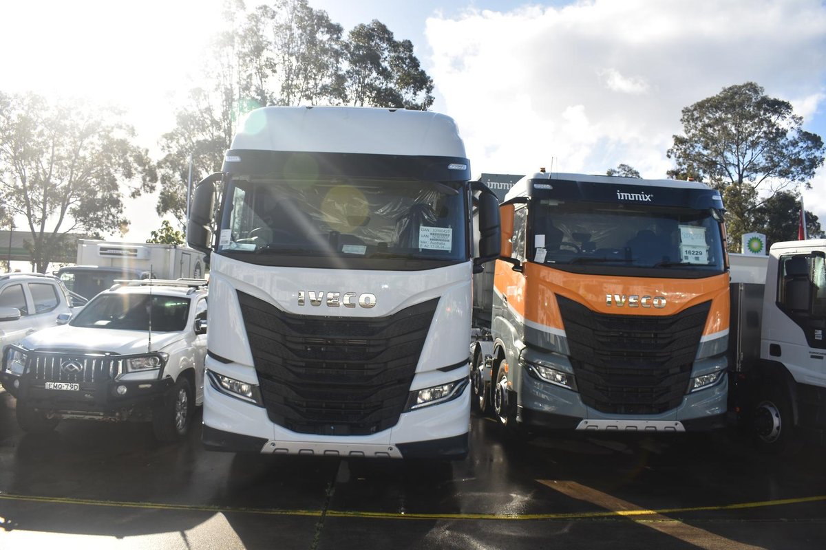 2024 Iveco S-Way AS270 image 2
