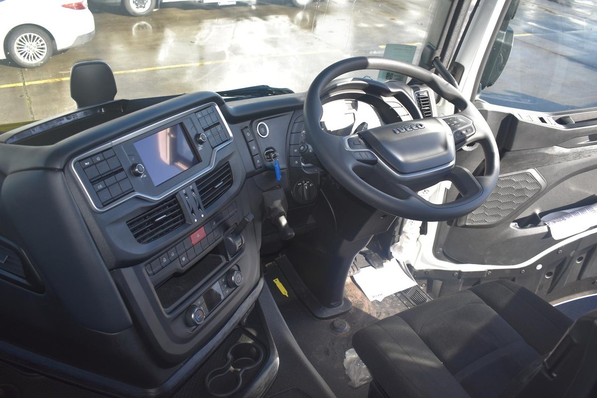 2024 Iveco S-Way AS270 image 11