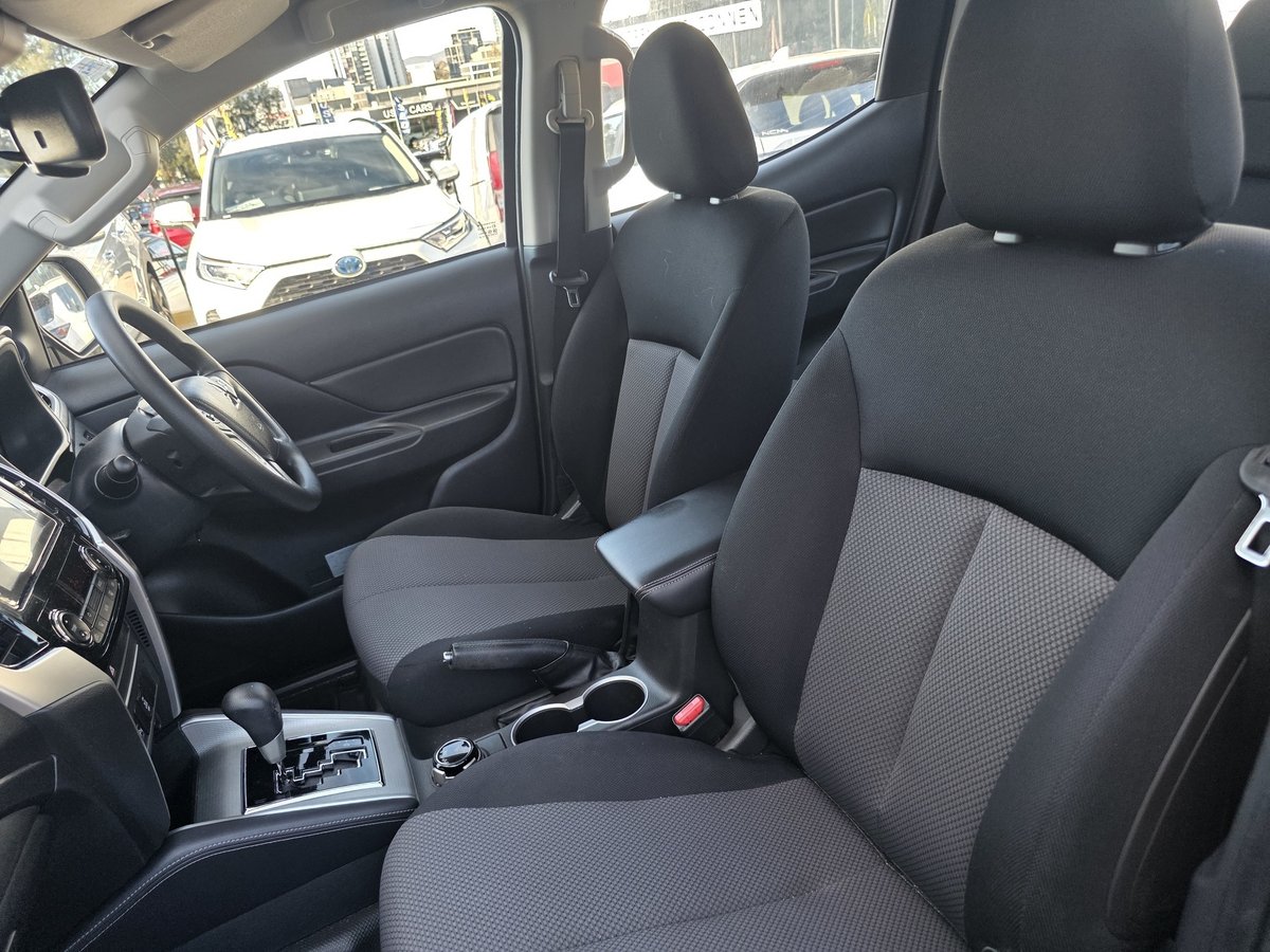 2022 Mitsubishi Triton GLX+ MR MY22 4X4 Dual Range image 11