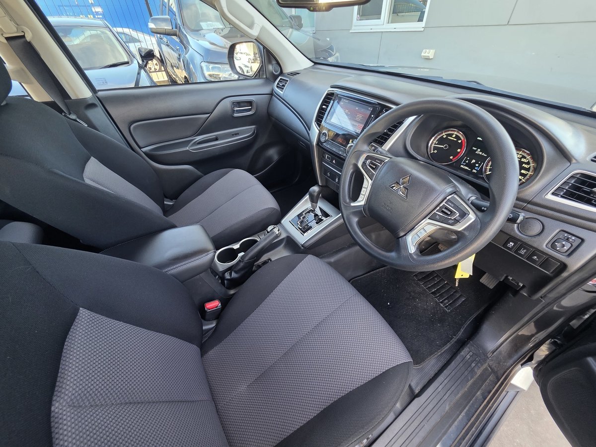 2022 Mitsubishi Triton GLX+ MR MY22 4X4 Dual Range image 16
