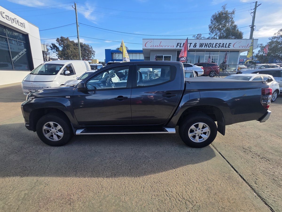 2022 Mitsubishi Triton GLX+ MR MY22 4X4 Dual Range image 9