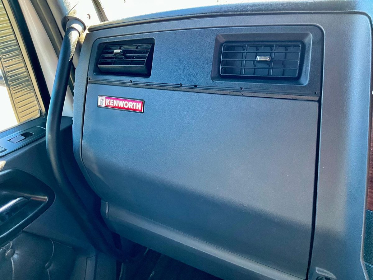 2022 Kenworth T410 image 10