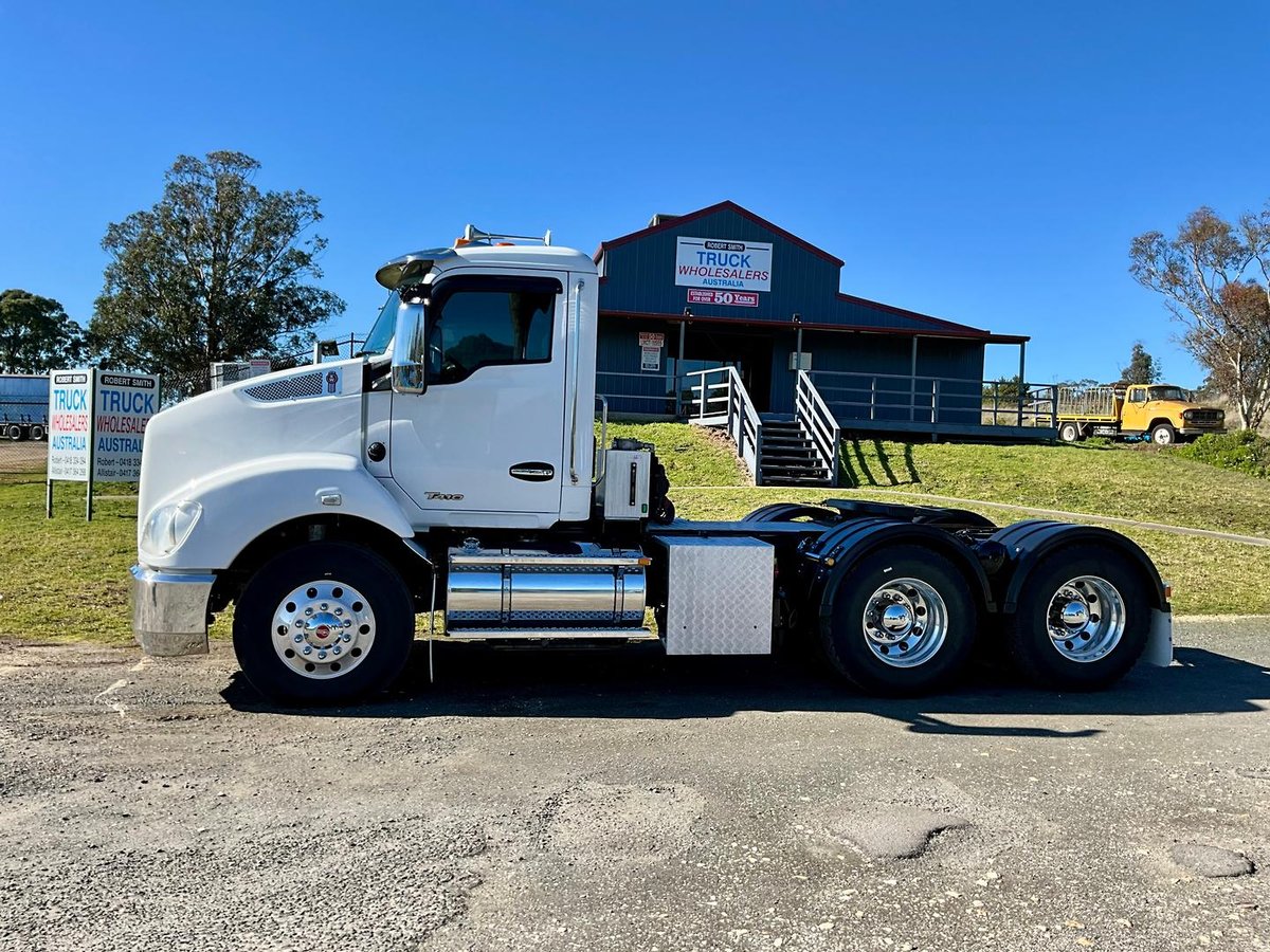 2022 Kenworth T410 image 12