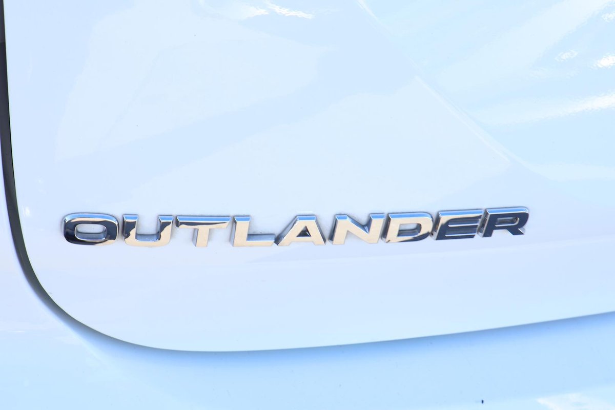 2024 Mitsubishi Outlander PHEV Exceed ZM MY24 AWD image 38
