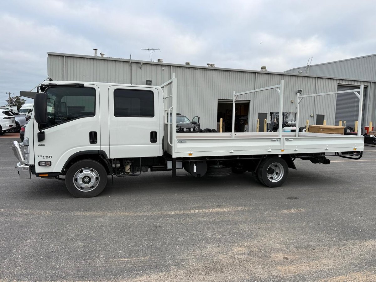 2025 Isuzu N Series NPR 75-190 image 5