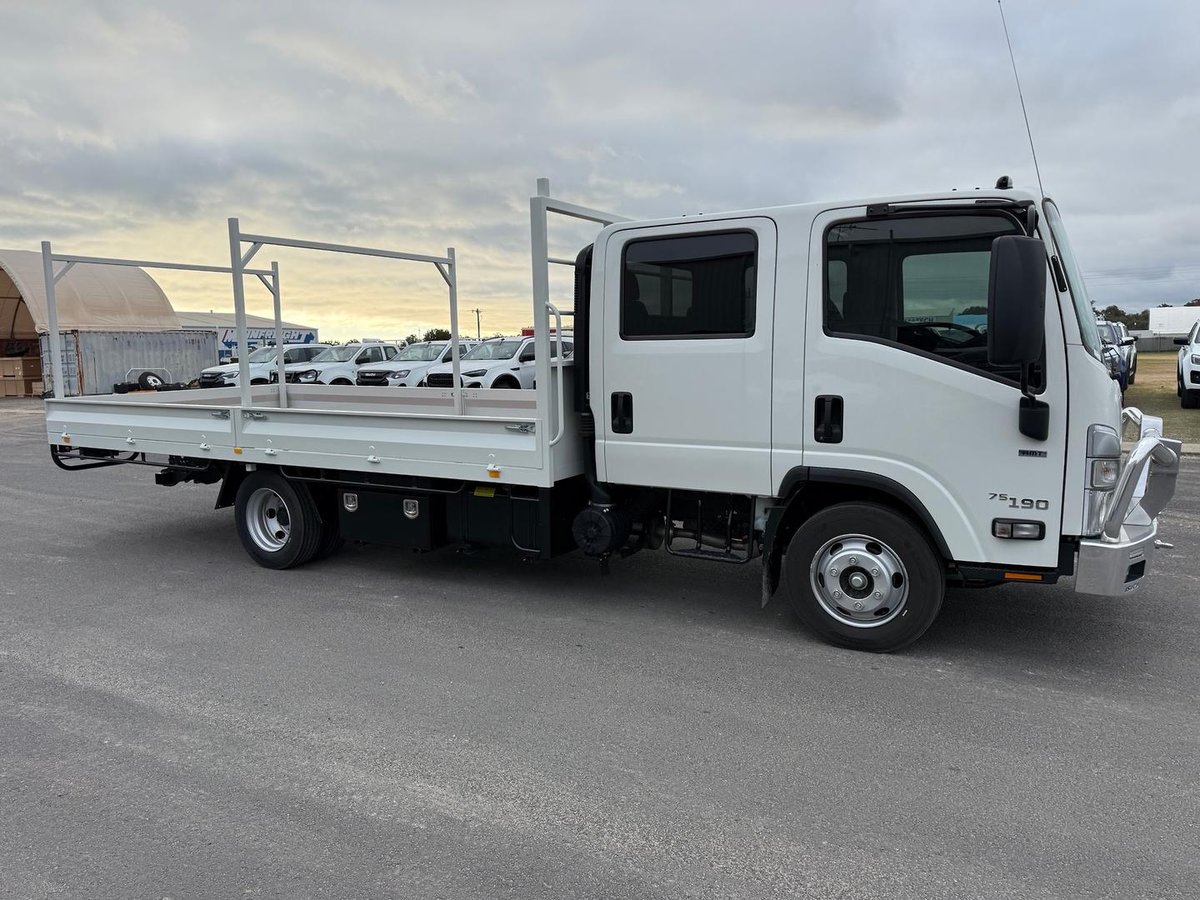 2025 Isuzu N Series NPR 75-190 image 10