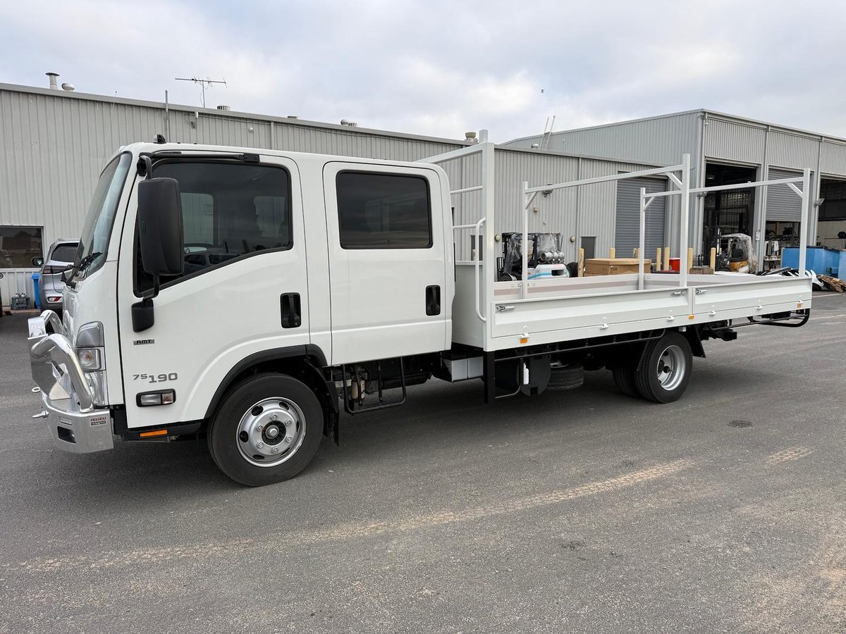 2025 Isuzu N Series NPR 75-190 image 4