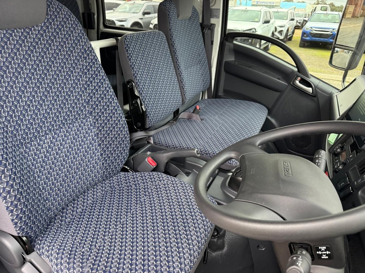 2025 Isuzu N Series NPR 75-190 image 18