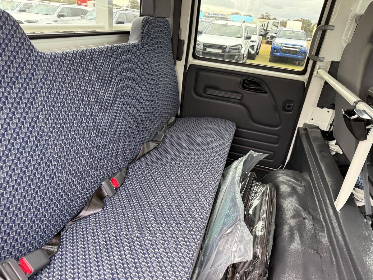 2025 Isuzu N Series NPR 75-190 image 20