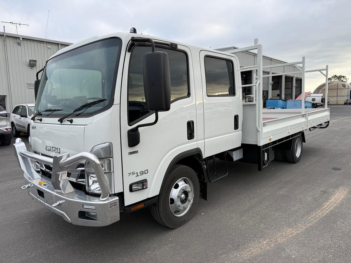 2025 Isuzu N Series NPR 75-190 image 3