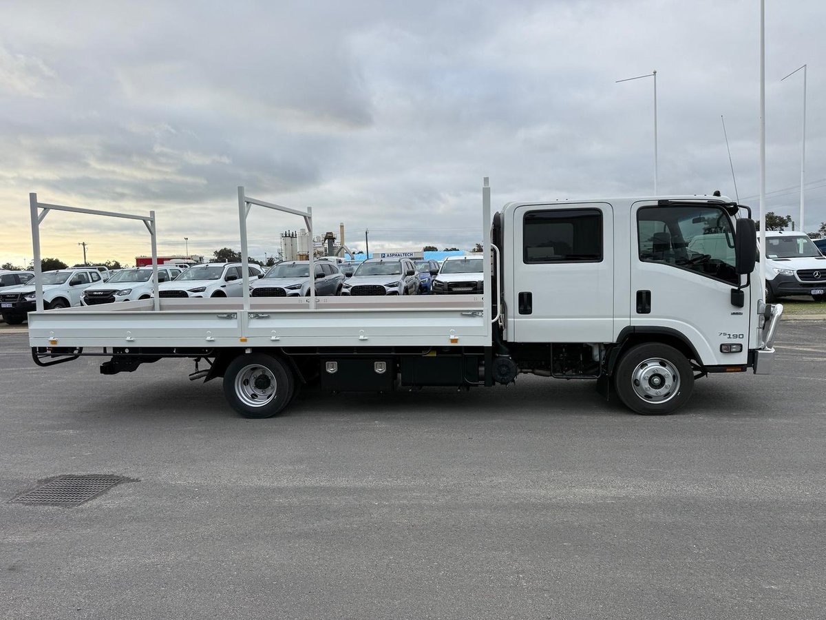 2025 Isuzu N Series NPR 75-190 image 12